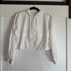 NWOT TAHIRA BY KB White Lightweight Cropped Hooded Jacket Athleisure‎ Size Small